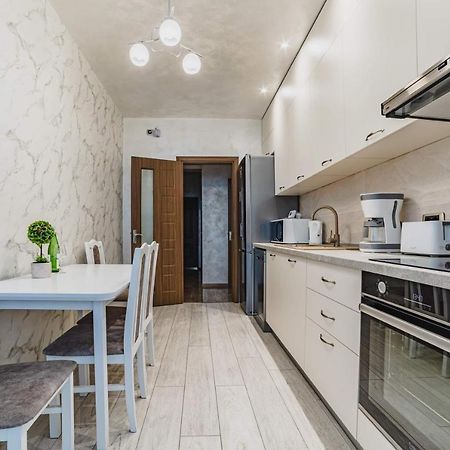 Apartament Sentimento Lägenhet Braşov Exteriör bild