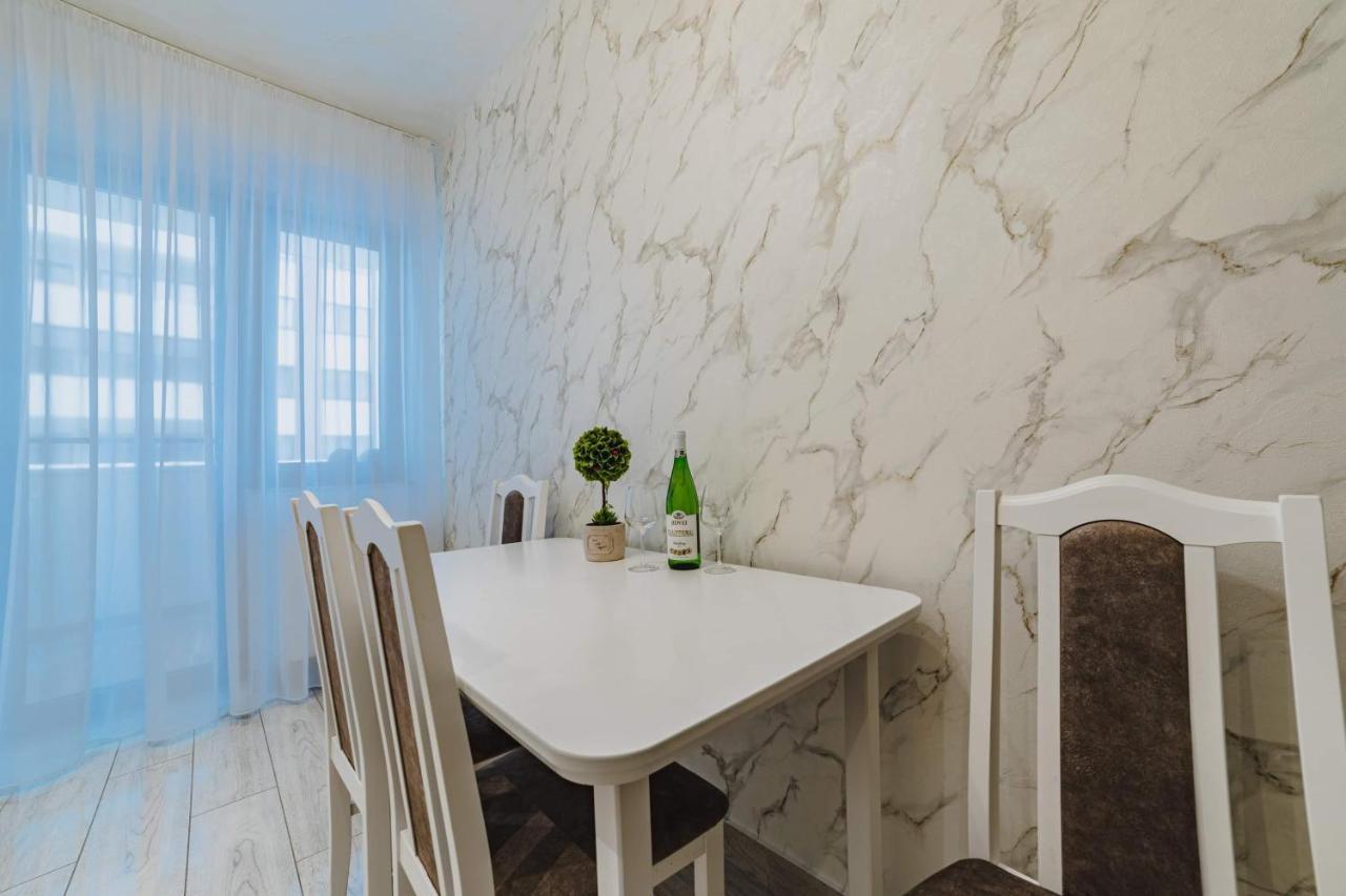 Apartament Sentimento Lägenhet Braşov Exteriör bild